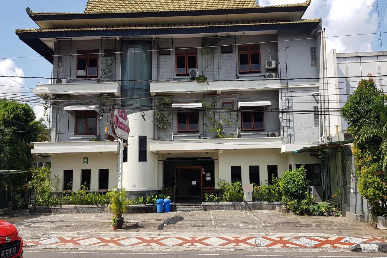 Oyo 3819 Hotel Winotosastro Yogyakarta Dış mekan fotoğraf